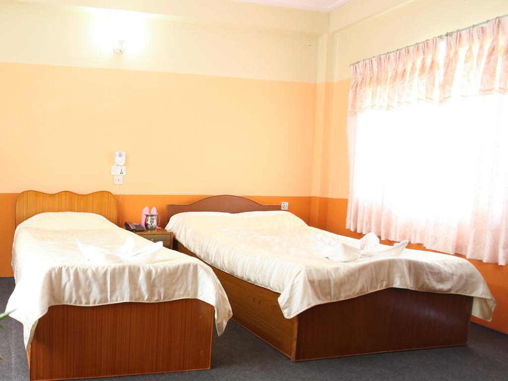 Trekkers Lodge Pokhara Room photo