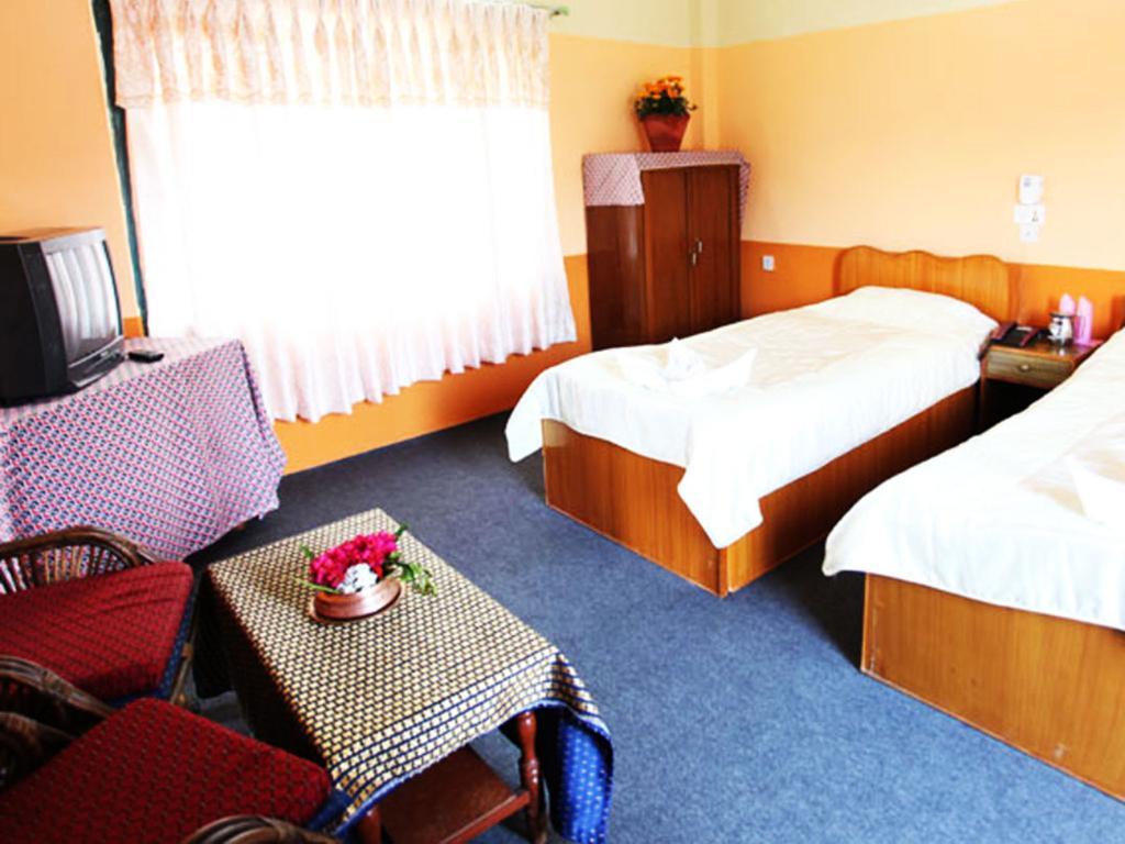 Trekkers Lodge Pokhara Room photo